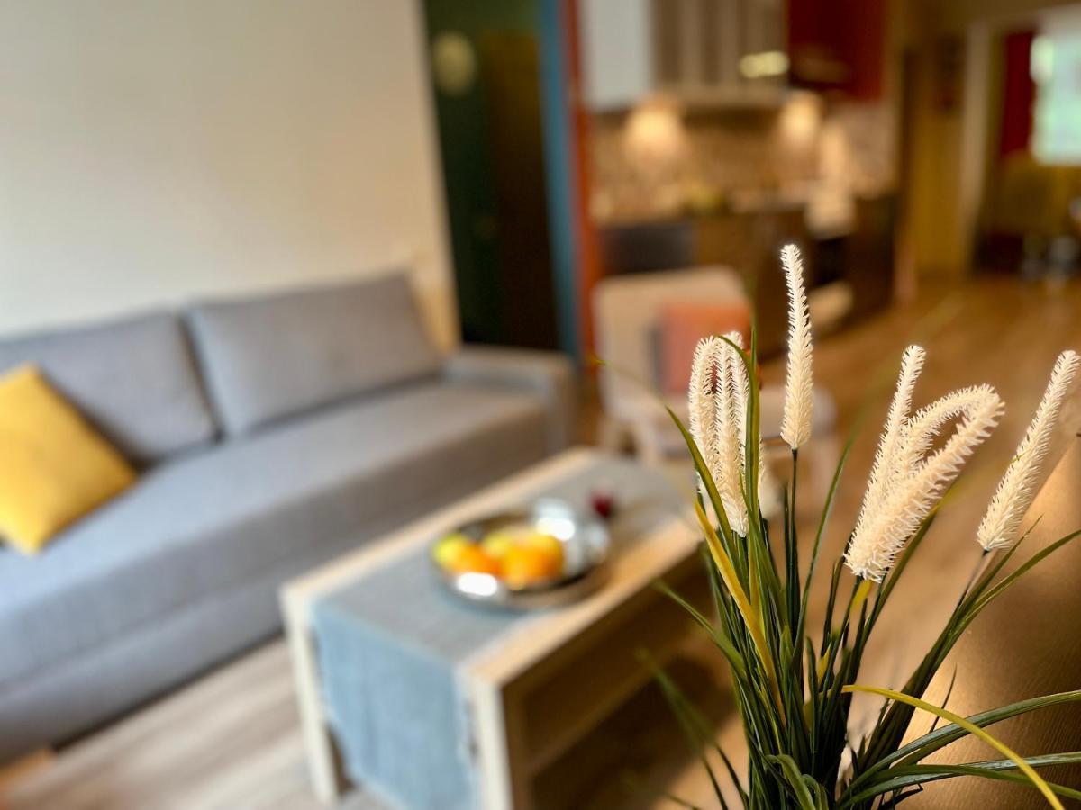Cozy Vibes Like Home It Is Quiet Apartment With Three Bedrooms Riga Eksteriør bilde